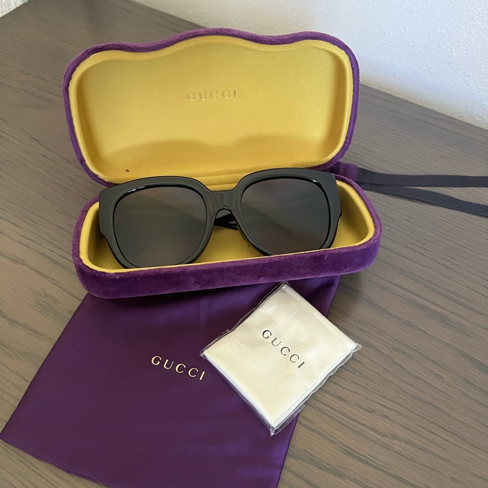 Gucci Black Sunglasses